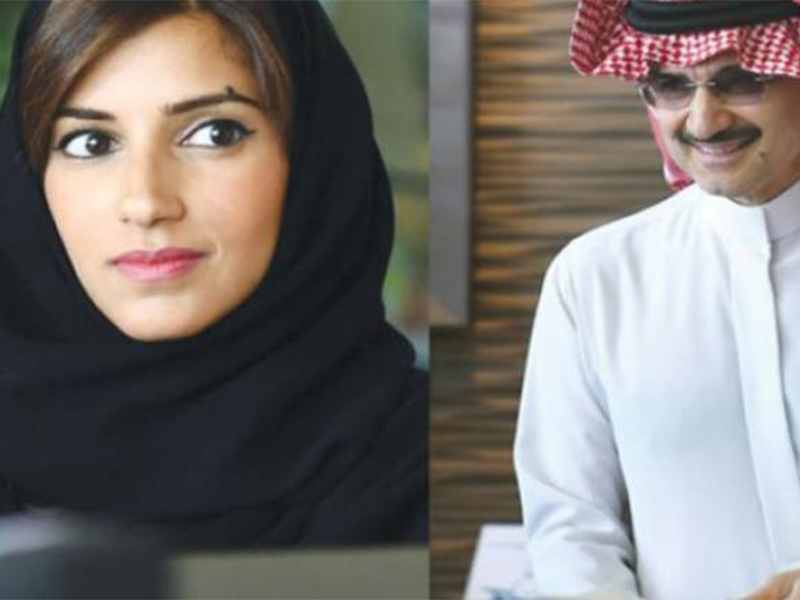 بالفيديو: الوليد بن طلال في جولة بسيارة تقودها ابنته